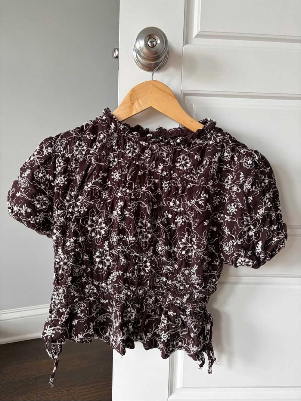 Zara Floral Embroidered Puff Sleeve Top – Size XS